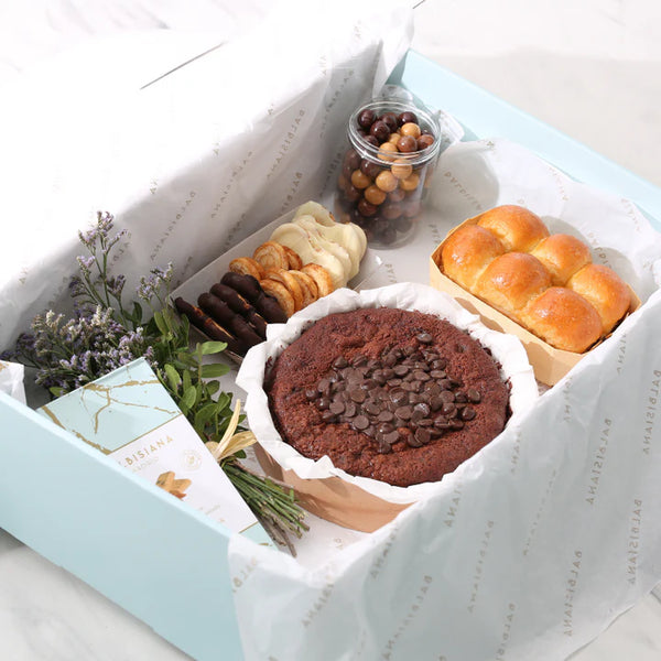 Caja Regalo de Flores y Dulces