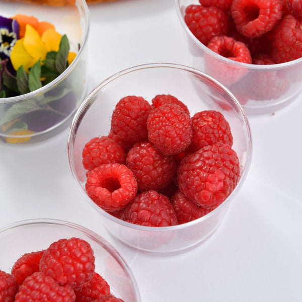 - Tarta de Milhojas con crema, frambuesas y flores -