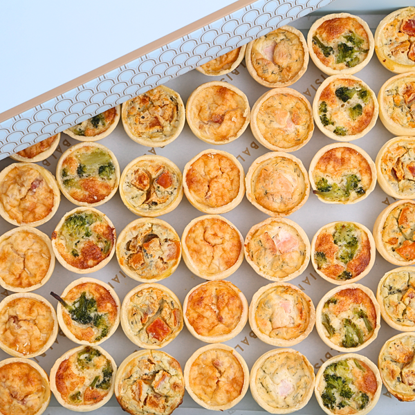 Bandeja de mini quiches