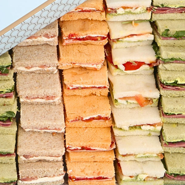 Bandeja de sándwiches dobles premium