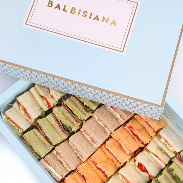 Bandeja de sándwiches dobles premium