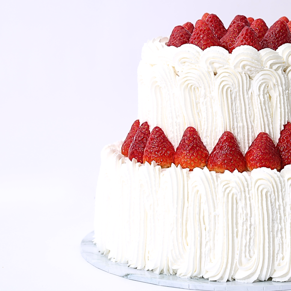 Tarta de dos pisos fresas con nata