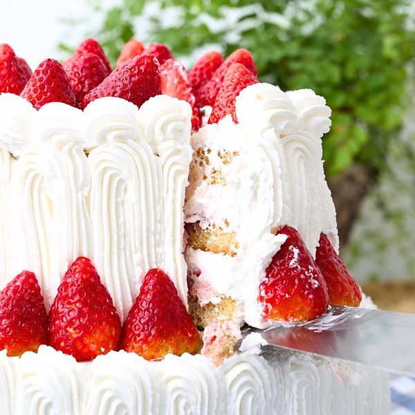 Tarta de dos pisos fresas con nata