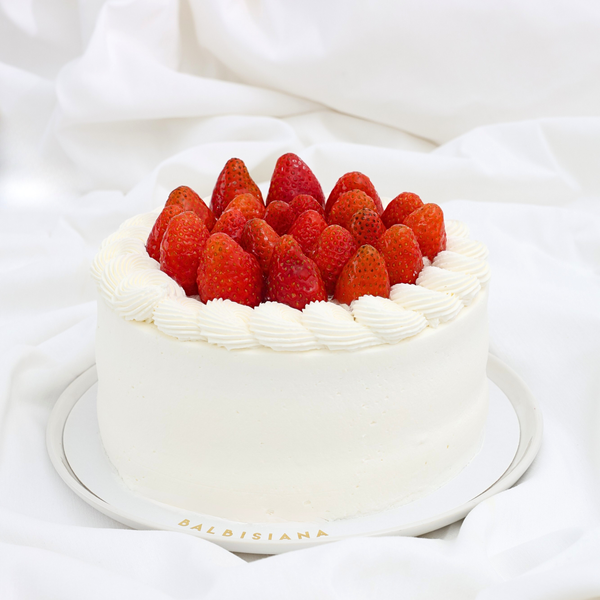 Tarta de fresas con nata