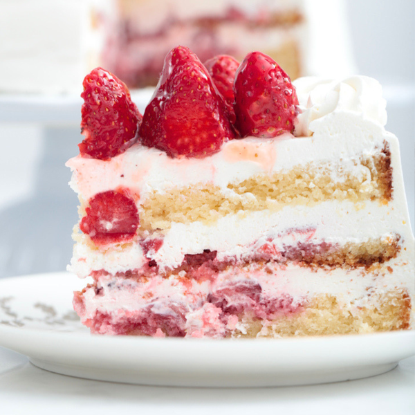Tarta de dos pisos fresas con nata