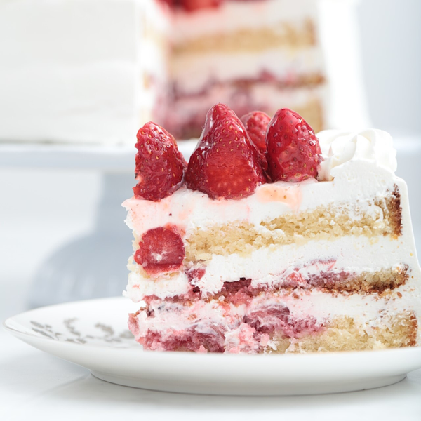 Tarta de fresas con nata