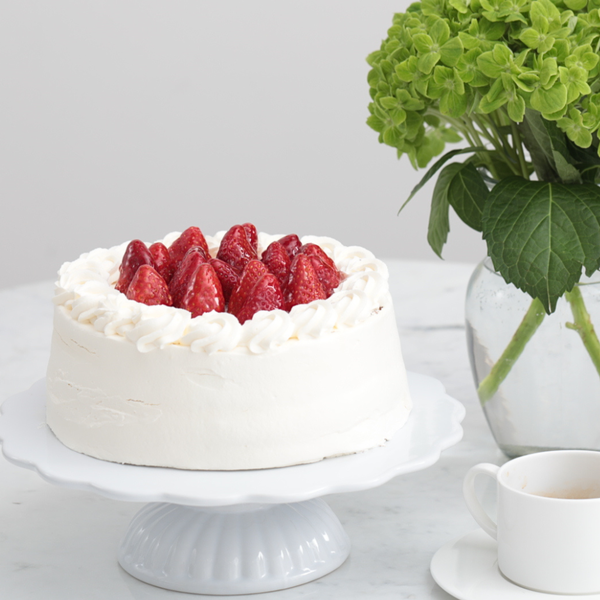 Tarta de fresas con nata