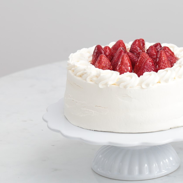 Tarta de fresas con nata