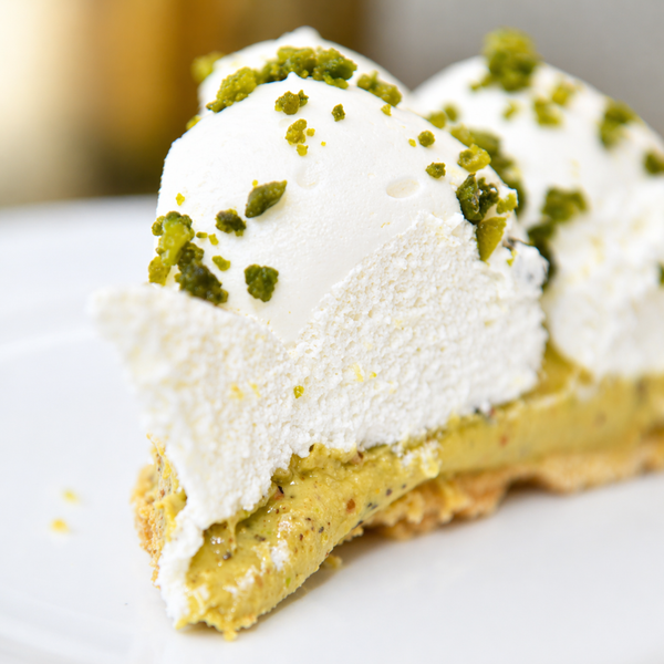 Tarta de pistacho y chocolate blanco