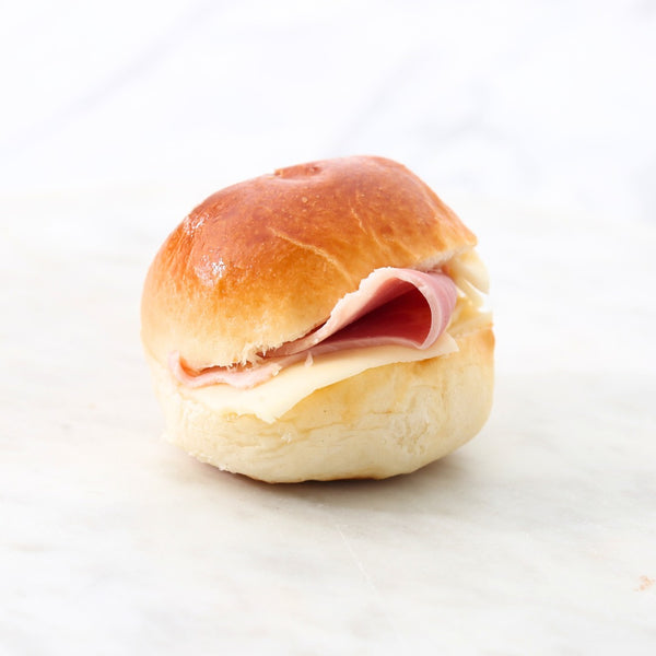 - Bandeja Medias noches de jamón ibérico y jamón y queso -